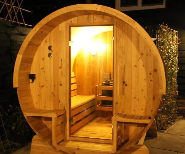 Bed and breakfast Gebakhuus 3*